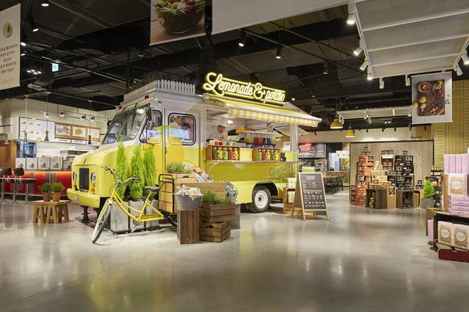 韩国新世界百货零售店面设计