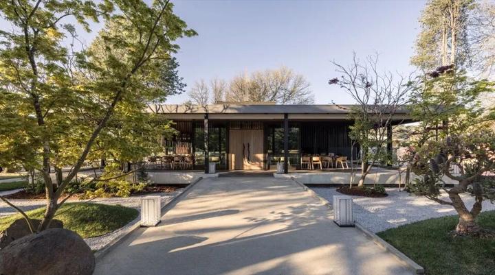 日式料理餐厅设计，打造闲寂静谧之美