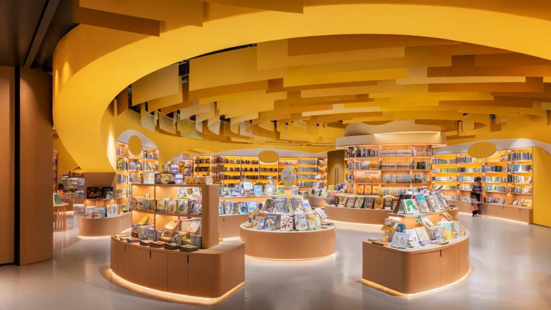 多功能复合空间设计：零售+书店+餐饮+娱乐