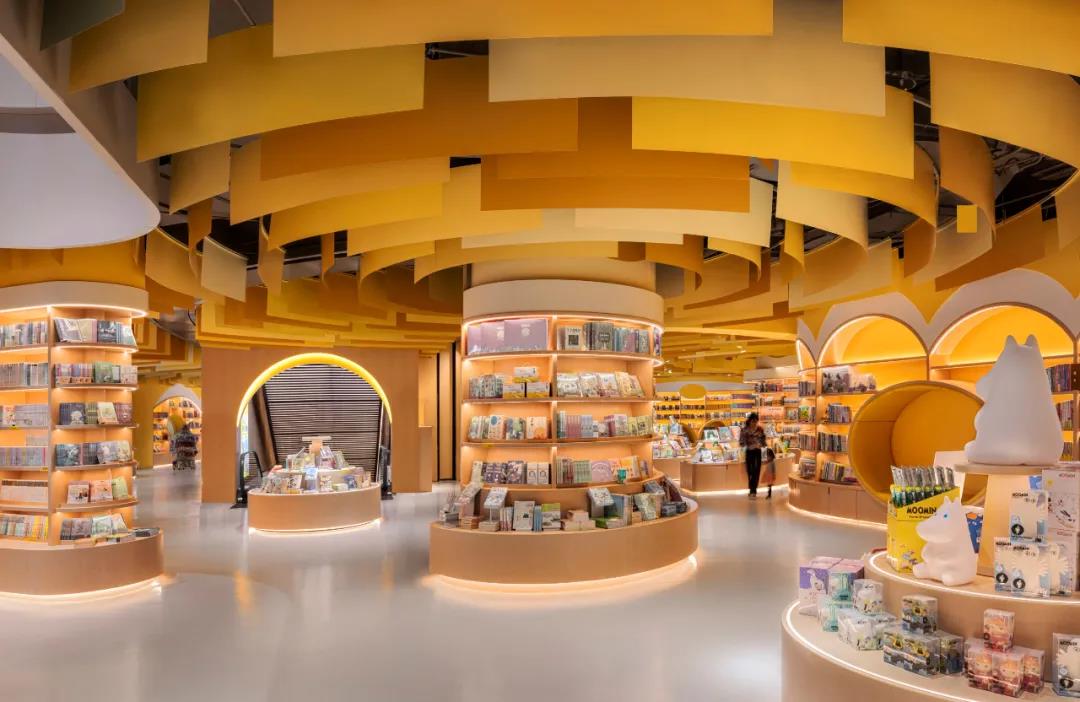 多功能复合空间设计：零售+书店+餐饮+娱乐